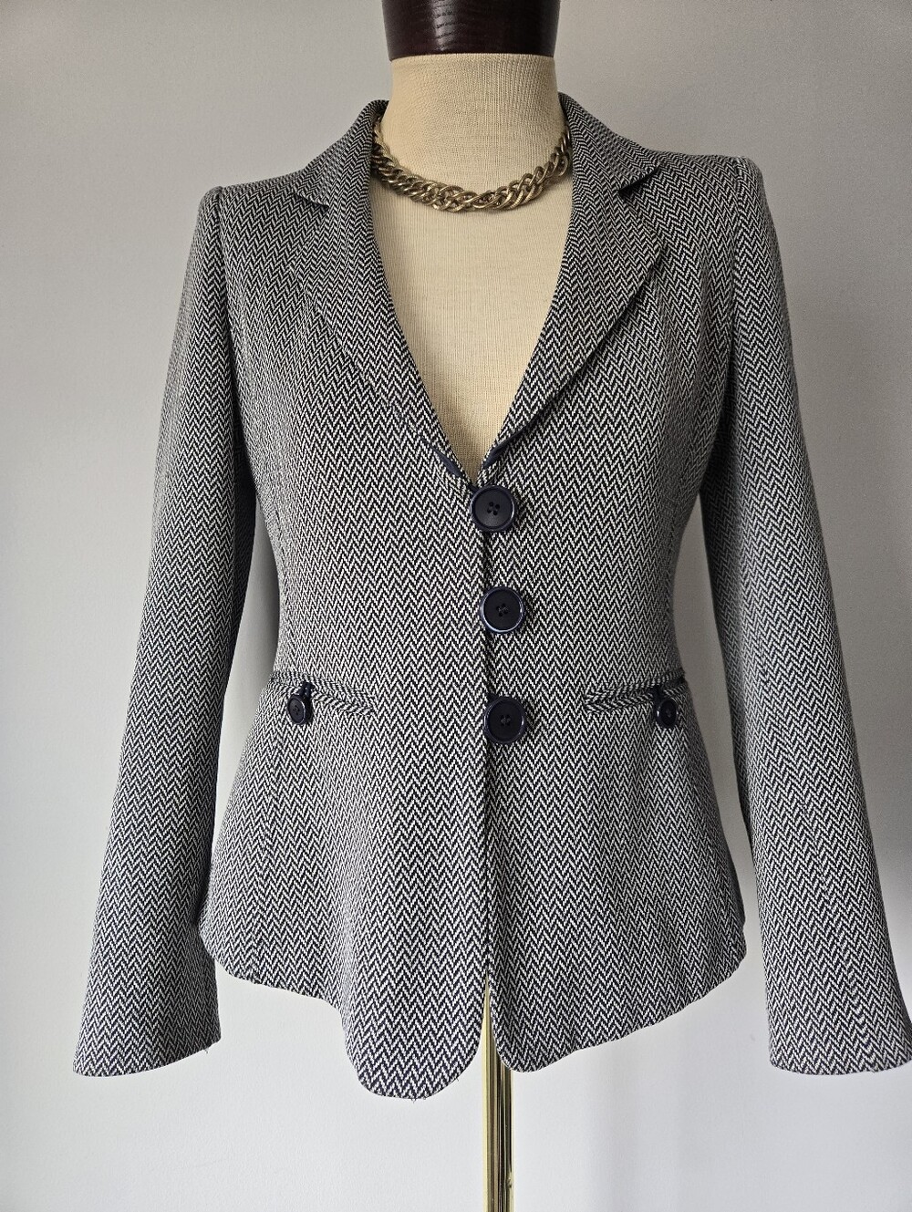 Armani Collezioni Vintage Navy & White Herringbone Blazer. Size 6